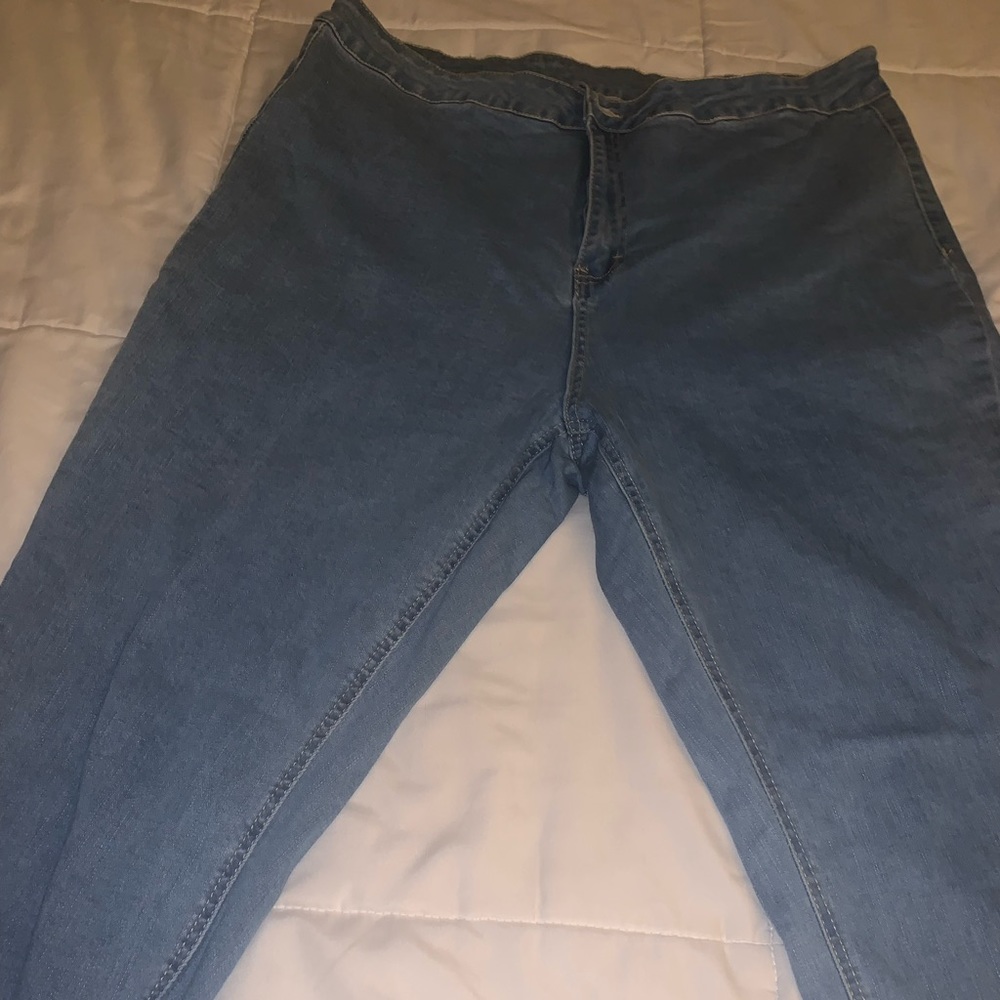 Nice stretchy jeans!!